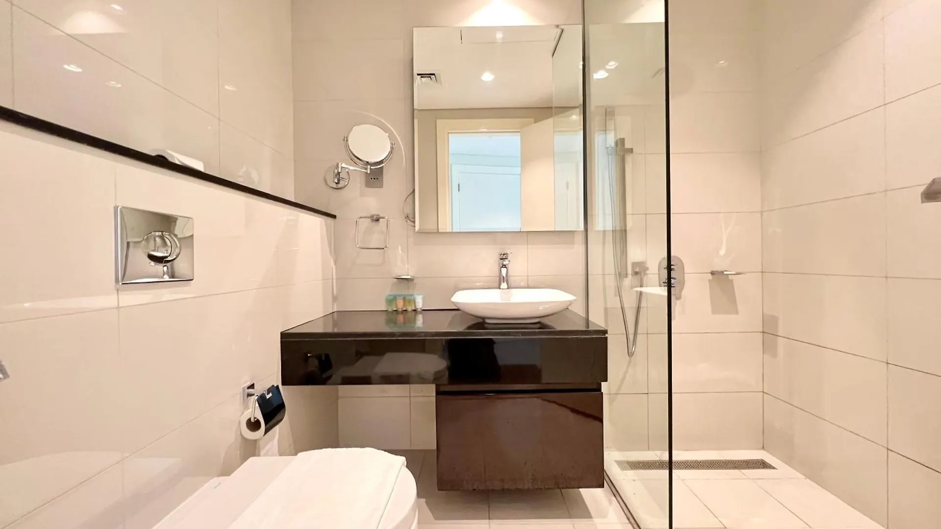 Modern Studio Living In Majestine ,Businessbay Dubai