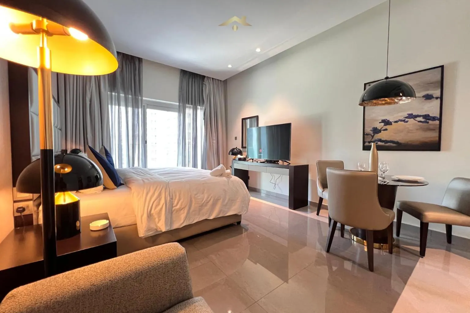 Apartment Modern Studio Living In Majestine ,Businessbay Dubai